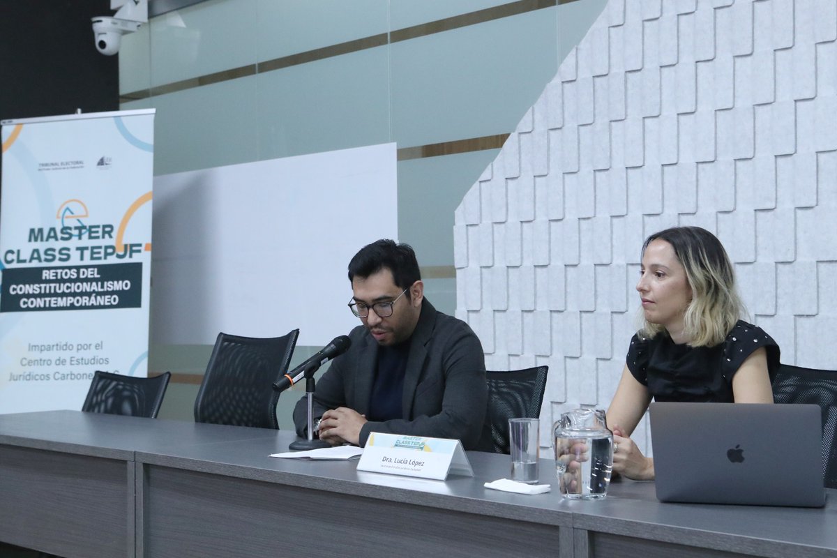 TEPJF_EJE's tweet photo. 🎓 ¡Gracias por acompañarnos en la #MasterClassTEPJF!
Hoy la Dra. Lucía López nos ayudó a reflexionar sobre los Retos del Constitucionalismo Contemporáneo.
Gracias a @CursosCarbonell y al personal de la EJE por hacerlo posible.
📺 https://t.co/QMjUCtJdiw https://t.co/Mo45lk0Jwi