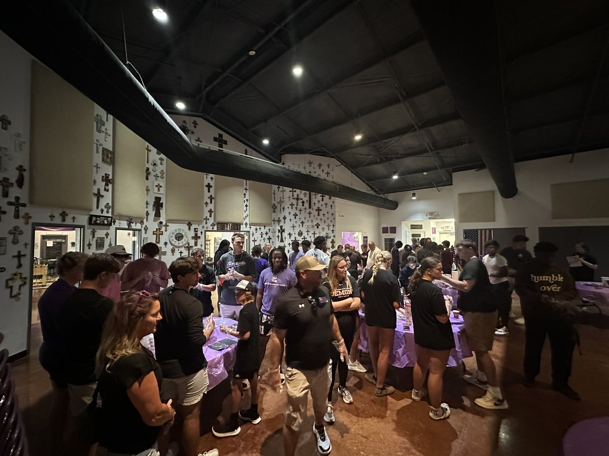 NSUDemonsBSB's tweet photo. Cooking on and off the field 😈

Thanks to Cane River National Heritage Area, @raisingcanes, and the @nsu_bcm for a fun night with good food and good people! https://t.co/bsD7qdEfez