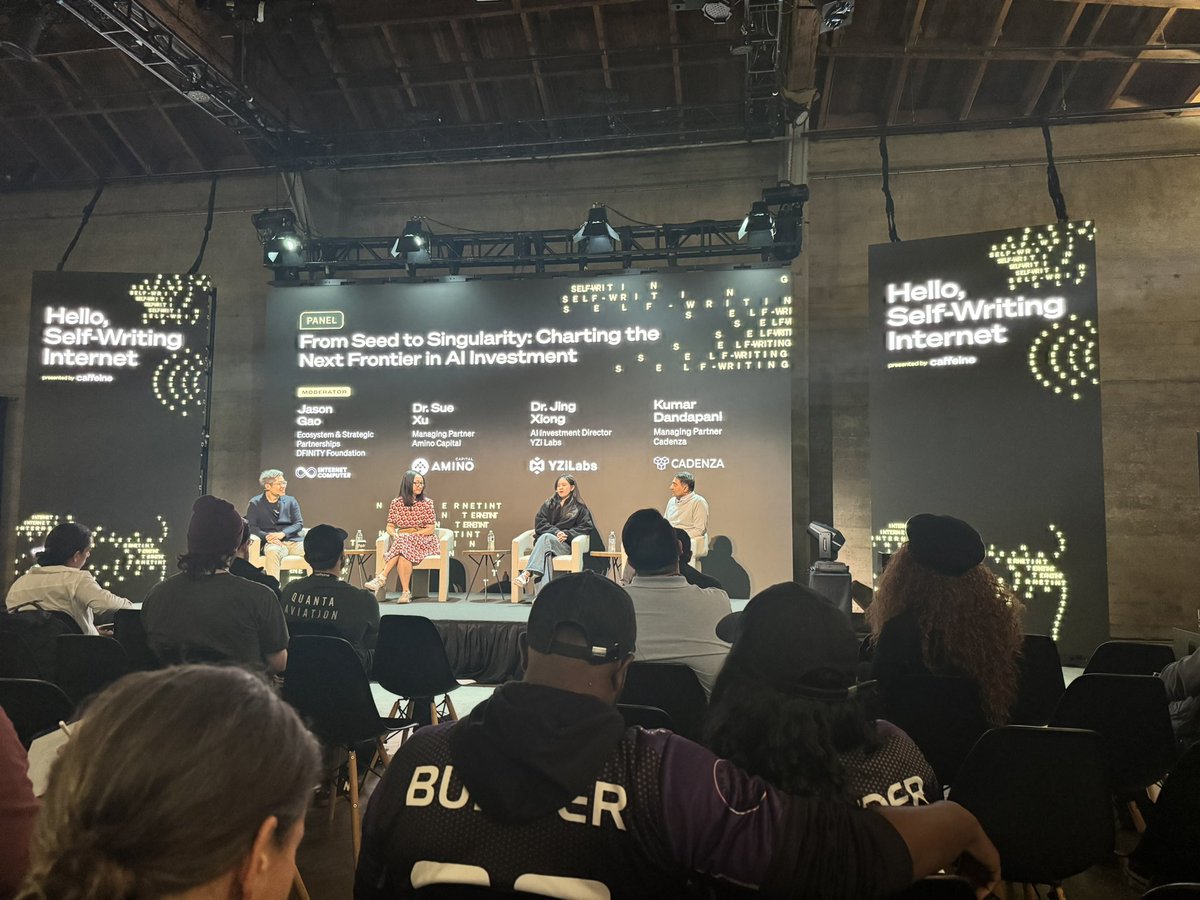 oortchair's tweet photo. Today marked the unveil of the highly anticipated https://t.co/R3DHf2CtyZ - self writing internet … there was a line and a wait to get inside but overall was definitely worth it! https://t.co/kTTBXuM1pX