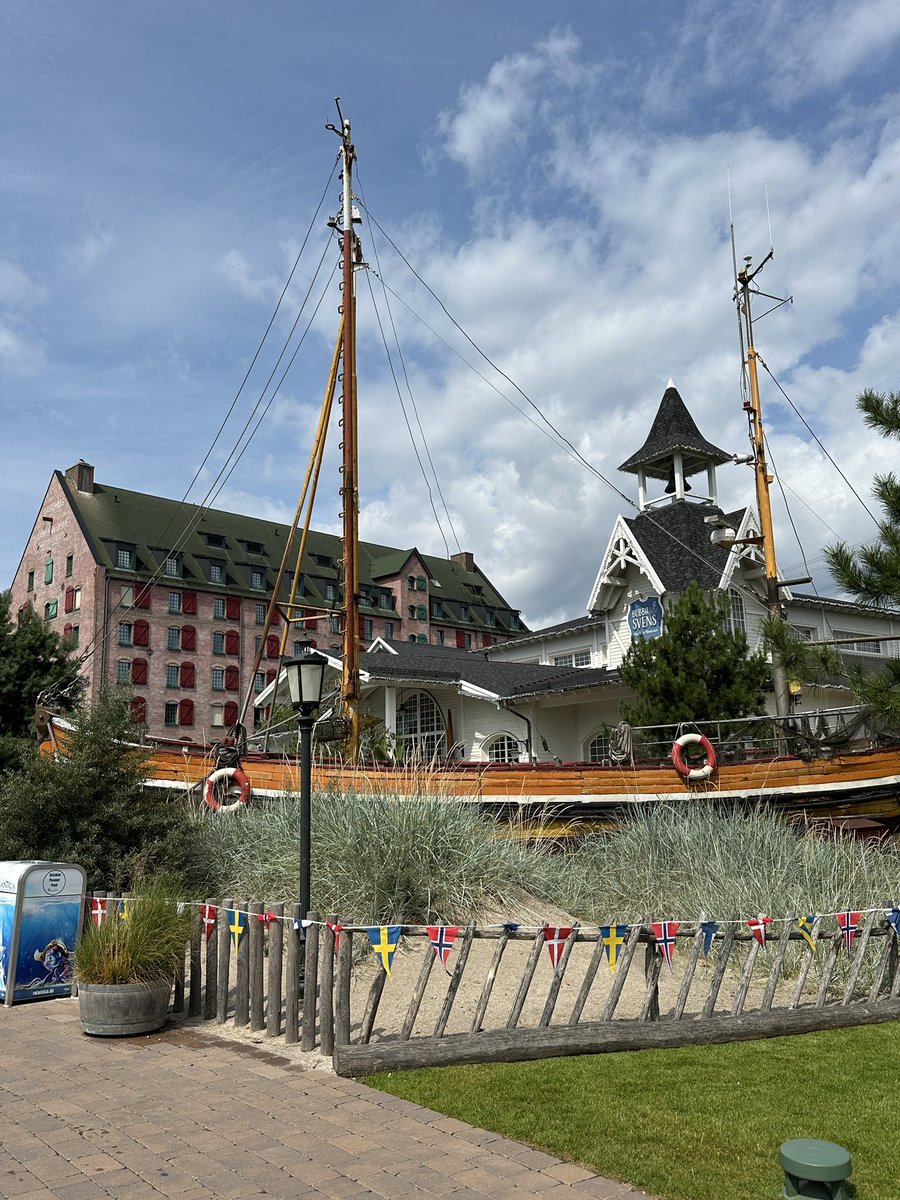 LinusEkenstam's tweet image. Today we tried a water theme park with the kids. They loved it.
I’m okey, not really my thing but I’ll do anything for the kids. They are both actually fish born as humans.
keep it real chat.