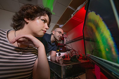 UMmedschool's tweet image. 🚨 BREAKTHROUGH: UMSOM researchers win $250K @NIH prize for tech that delivers #CRISPR across the blood-brain barrier. 🧠🧬
The Crisaptics Trans-BBB Team’s work could transform treatment for Huntington’s & glioblastoma.
🔗 bit.ly/44NGUDP
#Neuroscience #BrainHealth