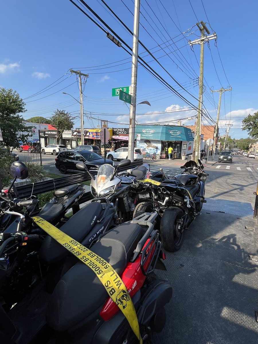 NYPD109Pct's tweet image. Your 109 cops confiscated 4 unregistered motorbikes from 150 St & 12 RD in Whitestone Village. One motorbike was reported stolen with one individual arrested, who is a chronic vehicle break-in recidivist.
Motorbikes must be registered and operators must obey all traffic laws.