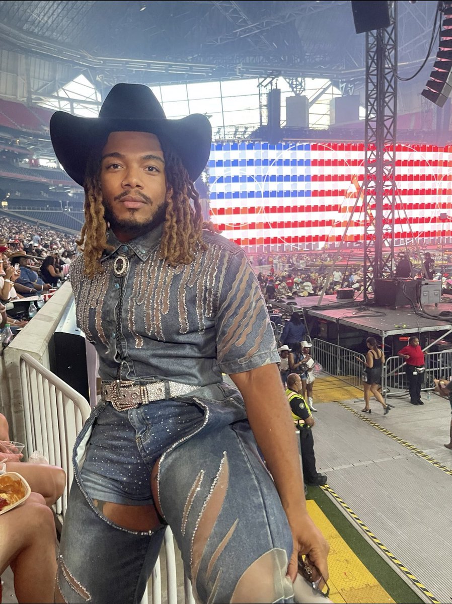 devinkeith_'s tweet image. Baby lemme rattle that snake with my venom— denim on denim on denim on denim #CowboyCarterTour #atlnight4 #firstrow