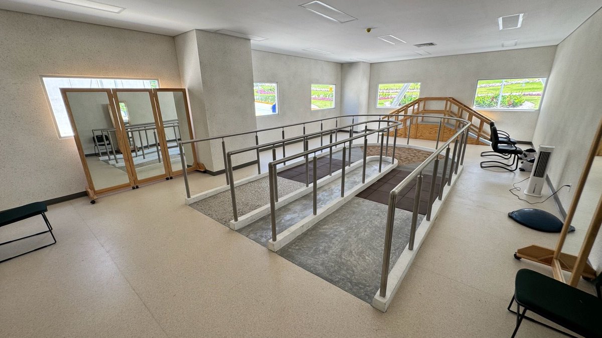 Supervisamos la obra del Hospital General de Zona “14 de Septiembre” de <a href="/Tu_IMSS/">IMSS </a> en Tuxtla Gutiérrez, #Chiapas. 🏥

Recorrimos el área de medicina física y rehabilitación, una de las más esperadas, ya que será de mucha ayuda para toda la derechohabiencia chiapaneca. 💪🏼👩‍⚕️👨‍⚕️ 

La