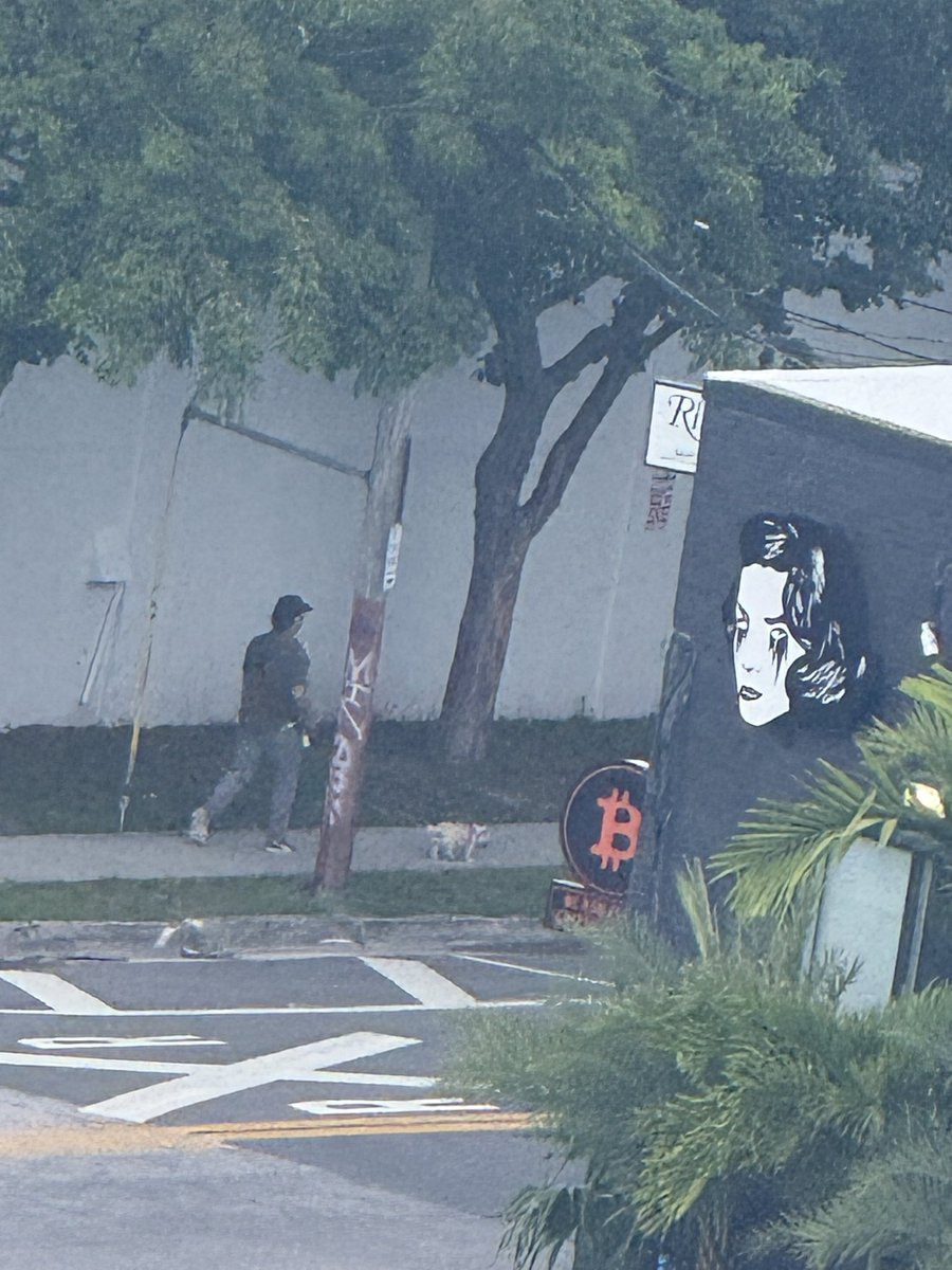 Crypt0_Circle's tweet photo. The New construction condos next to my building in Miami are accepting Bitcoin and Crypto for payments! https://t.co/q4unskImTz
