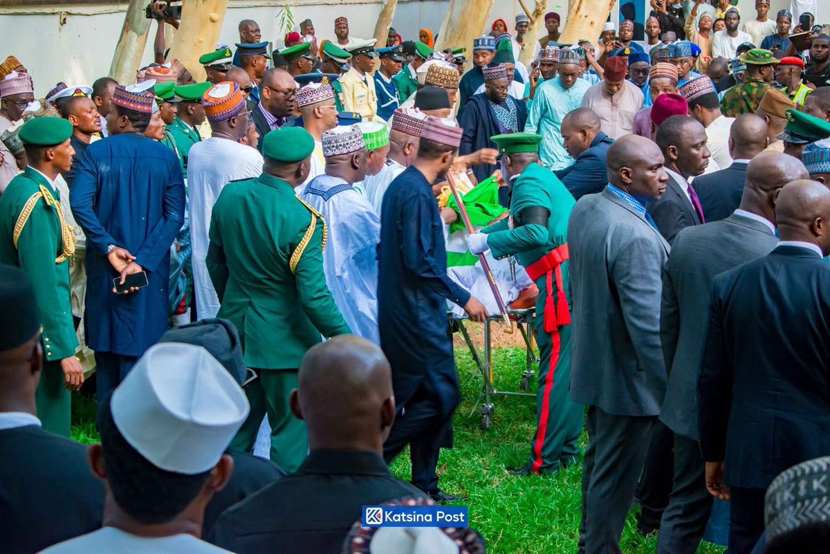 HonHafizKawu's tweet photo. We have finally laid our former President Muhammadu Buhari, GCFR to rest. This life is truly fleeting. May Allah forgive his shortcomings and grant him Aljannatul Firdaus. Let us begin each day with Bismillah and end it with Alhamdulillah — for in the end, only our deeds remain. https://t.co/TgQHm9XuHe