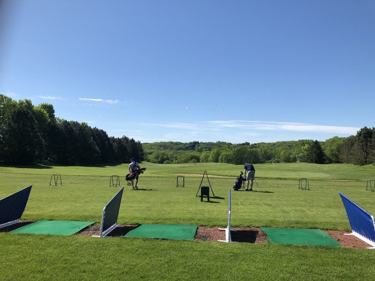 charliewrich's tweet image. Noticed that the municipal course driving range charges $4 for a range token
The private course charges $5 - but you have to walk from the range to the clubhouse to buy them
Huge pain!
Coincidentally both courses use the exact same tokens
Someone could buy thousands of…