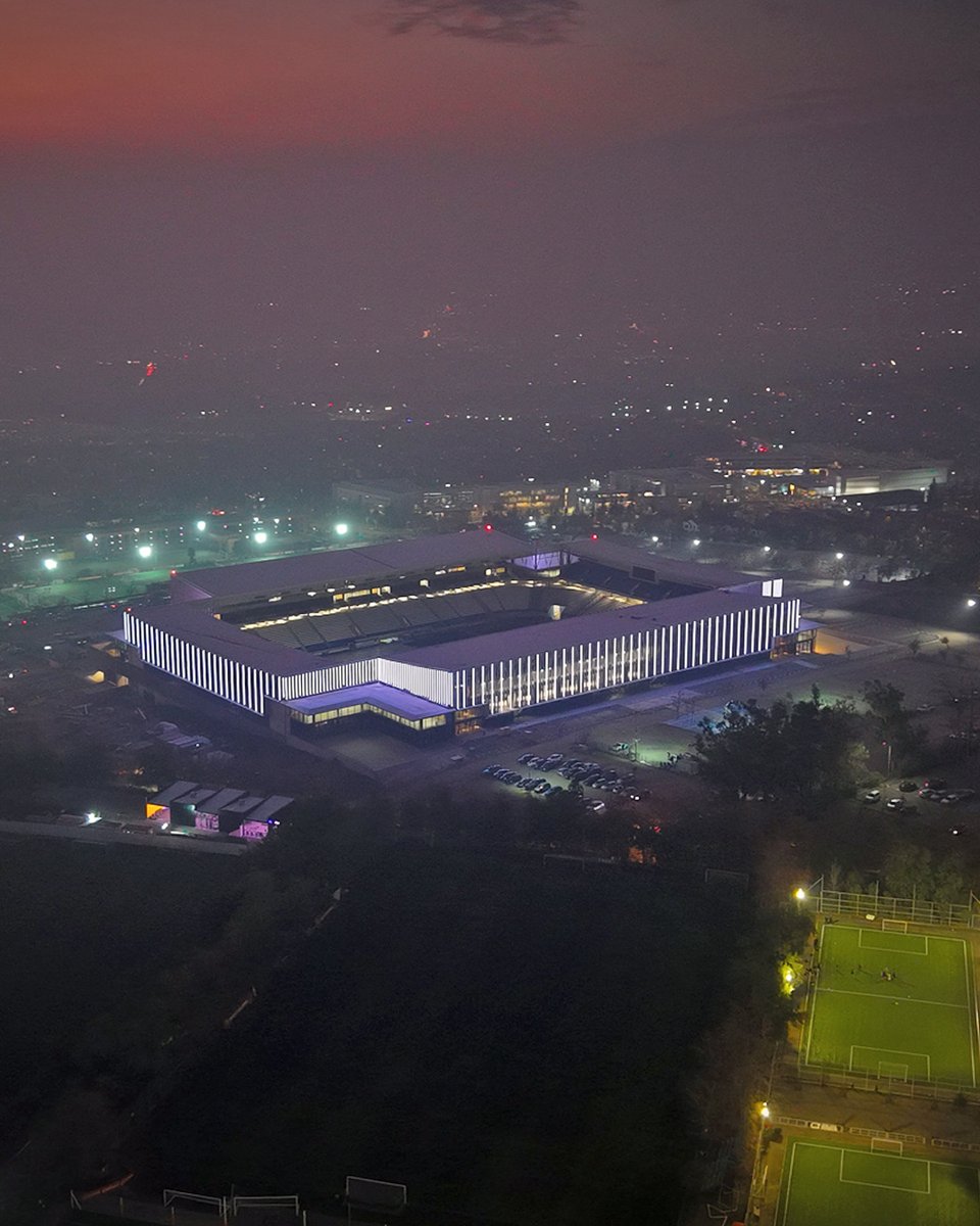 ¡A emocionarse, Cruzados! 🤍💙

Hoy probamos la iluminación exterior del Claro Arena 🏟️ y así va luciendo ✨

¡Se vienen alegrías y momentos felices llenos de luces!