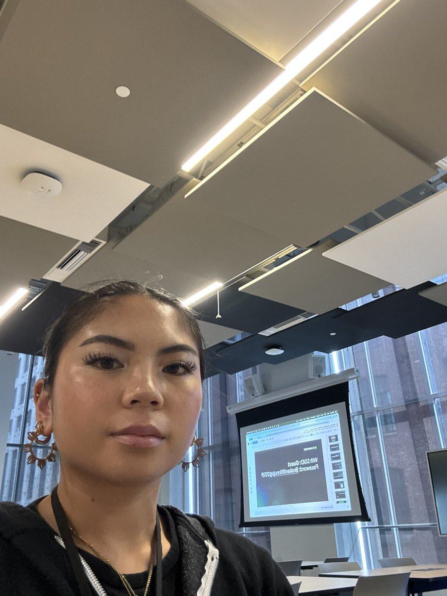 MelGoesTech's tweet image. Let’s bring back “FB Mom”-style selfies
Here’s me at Agent Hack Day hosted by @itsajchan at AWS 👋🏼🤓