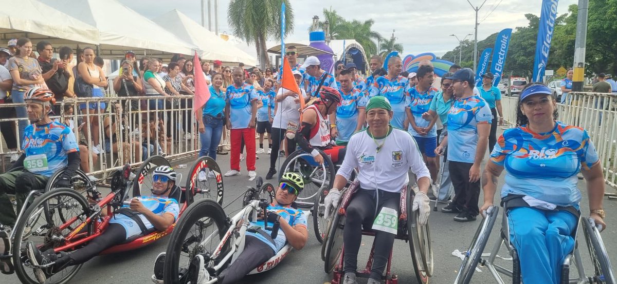 💙 ¡Corrimos por la inclusión!♿
Personas con discapacidad participaron con fuerza y alegría en la Carrera Río Tuluá 🏃‍♂️🏃‍♀️, demostrando que con voluntad, todo es posible.
¡Gracias a Fenalco por este espacio de respeto y empatía! 🌈✨🏅#ParaSerFelices