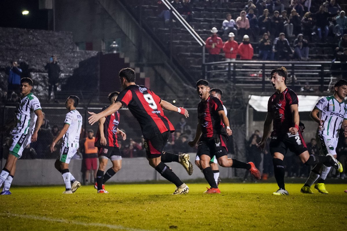 ❤️🖤

El domingo todos al Bajo. Defe nos necesita más que nunca, no lo dejes tirado