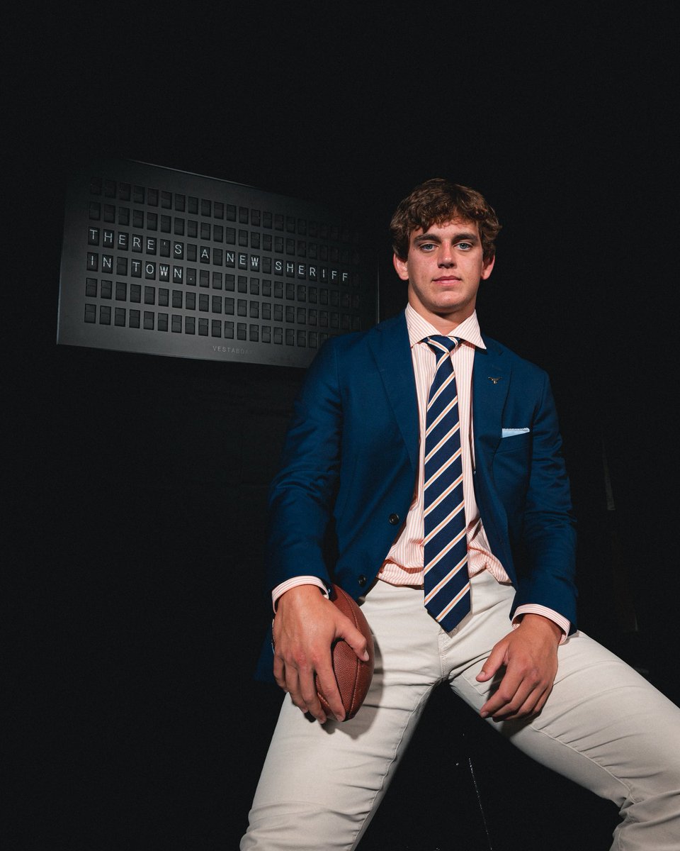 This picture of Arch Manning at SEC Media Day 

“There’s a new sheriff in town” 

🔥 🤘