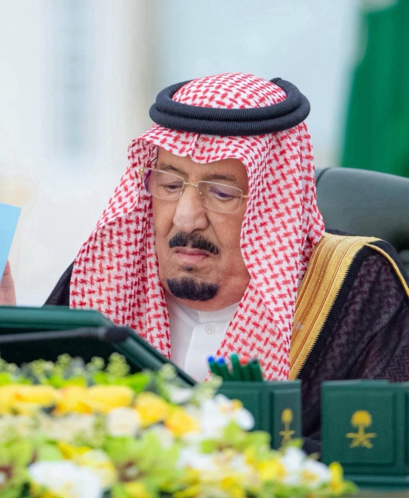 والدنا ومليكنا وزعيم العالم الاسلامي خادم الحرمين الشريفين الملك سلمان بن عبدالعزيز آل سعود خلال ترأسه لجلسة مجلس الوزرآء15/7/2025
يارب احفظه لنا وللإسلام والمسلمين