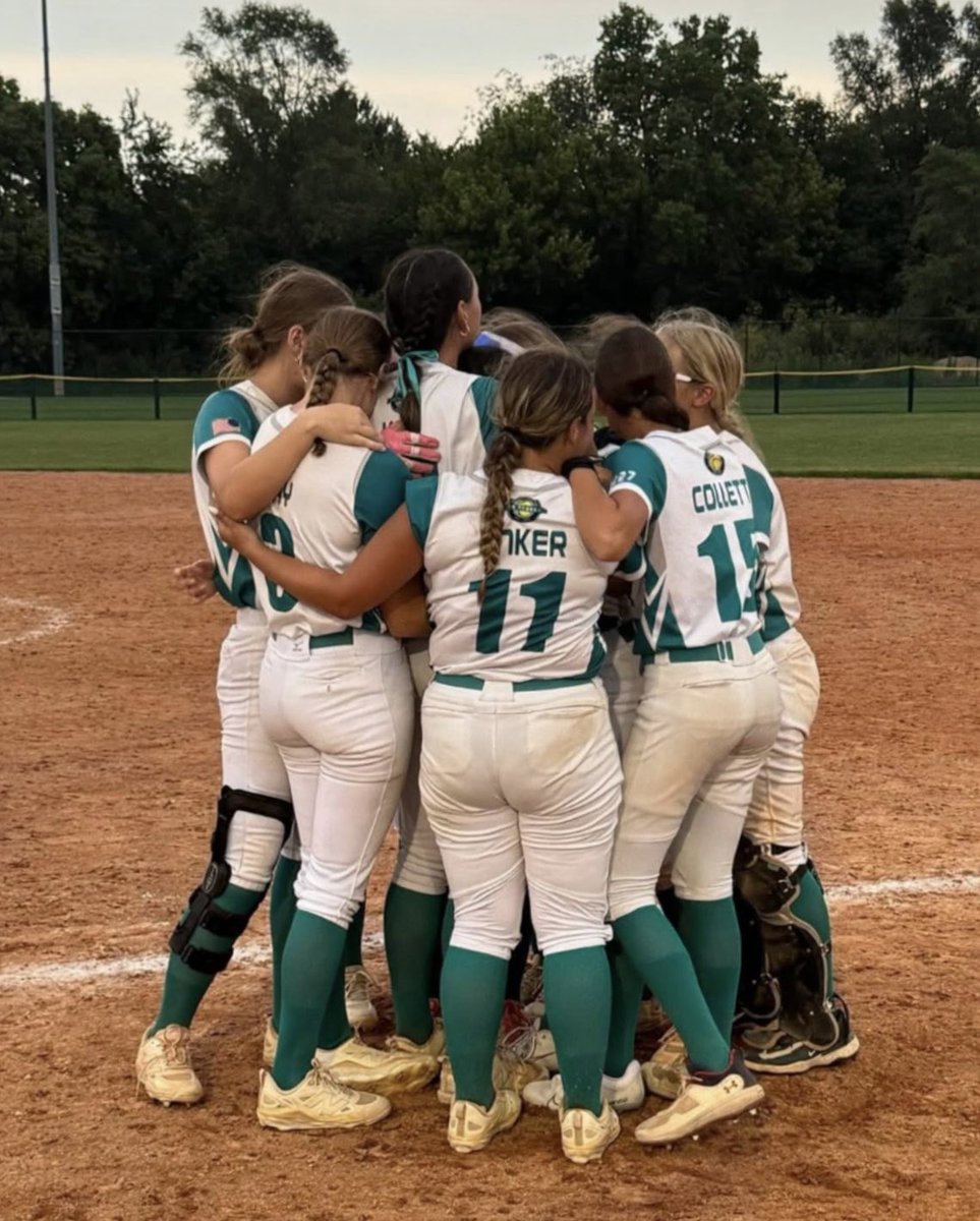 maggiem2026's tweet photo. Finished my travel ball career this past weekend in Orland Park with 2 homeruns and my favorite people. A HUGE thank you to my coaches who kept my love for my favorite game going and @ahthunder1 for an amazing 7 years of softball! https://t.co/eBAqNqSUuq