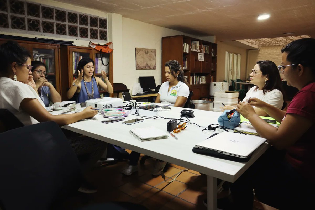 cdrcorporacion's tweet image. Concluimos el ciclo de la Red Territorial Pance Lili y damos paso a la Escuelita de Cesoles. Tras un diálogo cercano, acordamos hacer un alto en el proceso de la red.
Seguimos aprendiendo juntas, asumiendo los retos del trabajo colectivo y acompañando el proceso que nace.