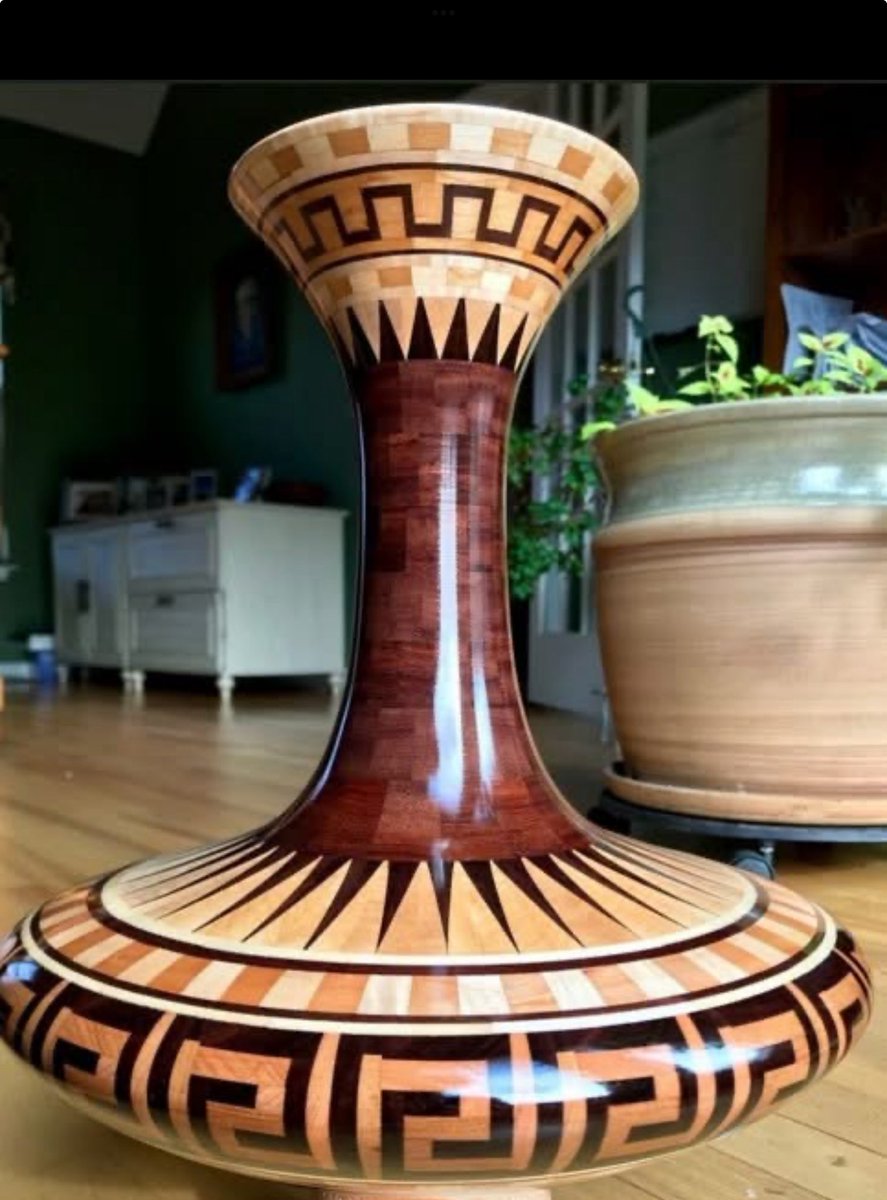 wrwassociation's tweet image. Excellent bird carvings & wow look at that turned piece amazing & probably took 100:times longer to work out & assemble than to turn very complex work