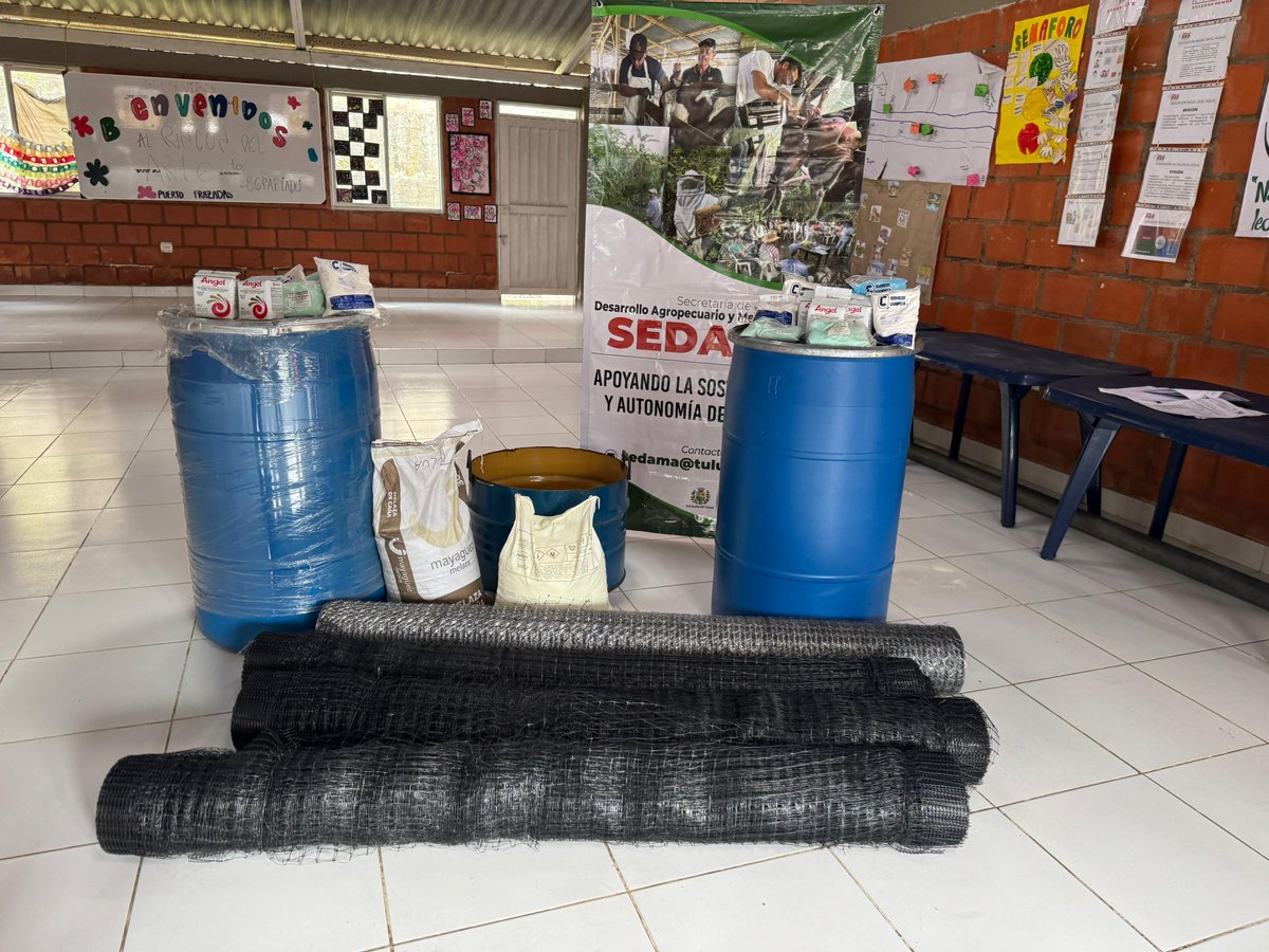 🌱 ¡Entregamos una biofábrica en Puerto Frazadas! 🚜
Con la SEDAMA, apoyamos la producción limpia en La Moralia y Puerto Frazadas con insumos para elaborar biofertilizantes y abonos orgánicos. ♻️💚
#ParaSerFelices
✅ Melaza, azufre, sulfato
✅ Canecas y medidor de pH