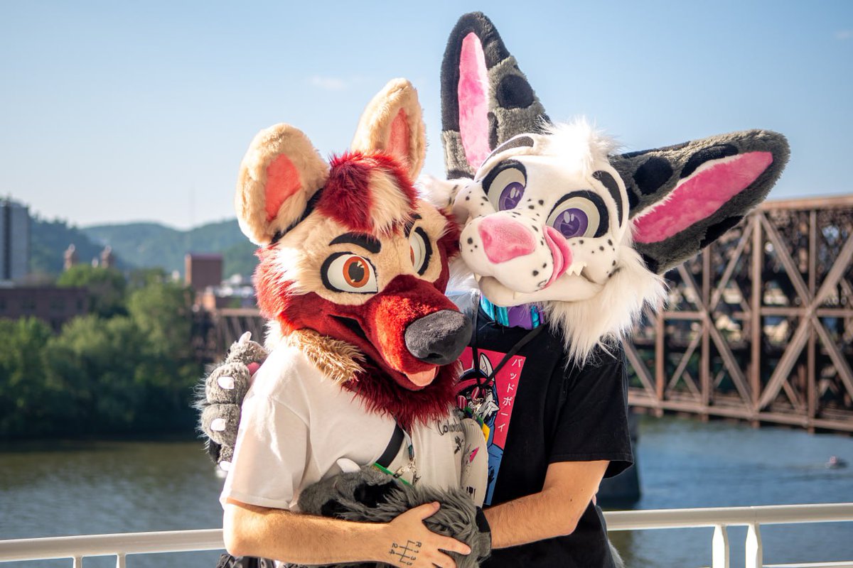 HAPPY BIRTHDAY TO MY AMAZING AND AWESOME AND HANDSOME AND WONDERFUL BOYFRIEND I LOVE YOU ALWAYS BAYYYYBEEEEEE !!!
<a href="/RyanTheMalamute/">Ryan Hatfield</a> 🧡🤍🧡🤍🧡🤍