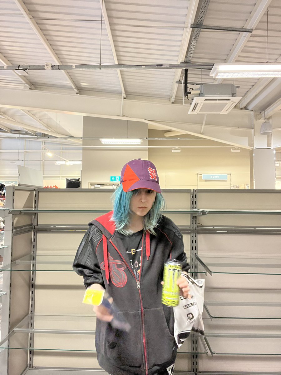 last dog left in the shop!!! only €1 !!! clearance bargain!!