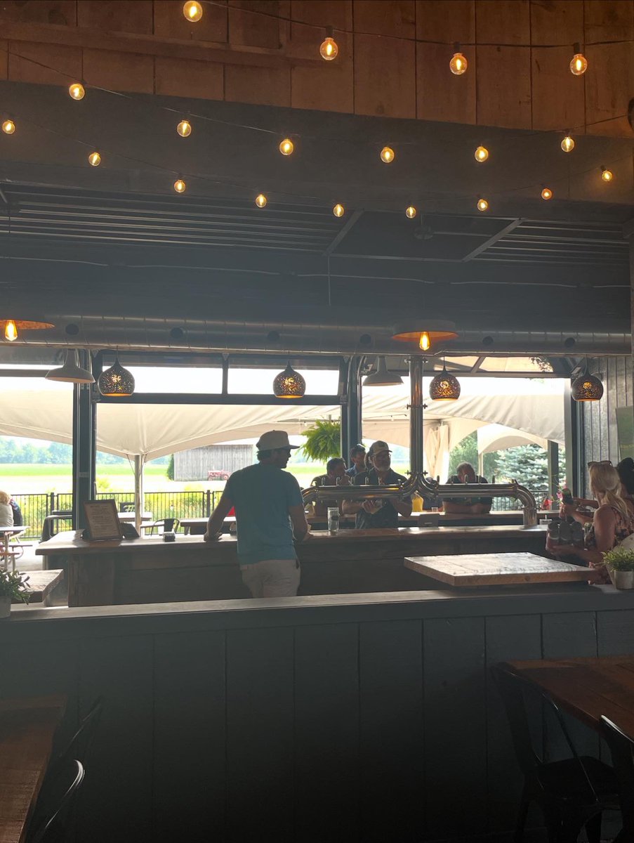 CristinaBerry10's tweet image. Great day out! Highly recommend the road trip to @fLuXbReWeRy #greatbeer #greatfood #greatvenue
