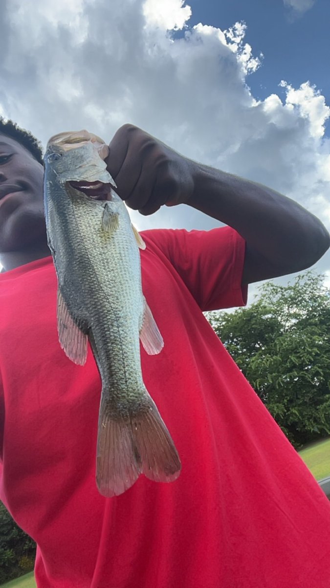 fav2way's tweet image. Give a man a fish, and you feed him for a day. Teach a man to fish, and you feed him for a lifetime. #hobby #athlete