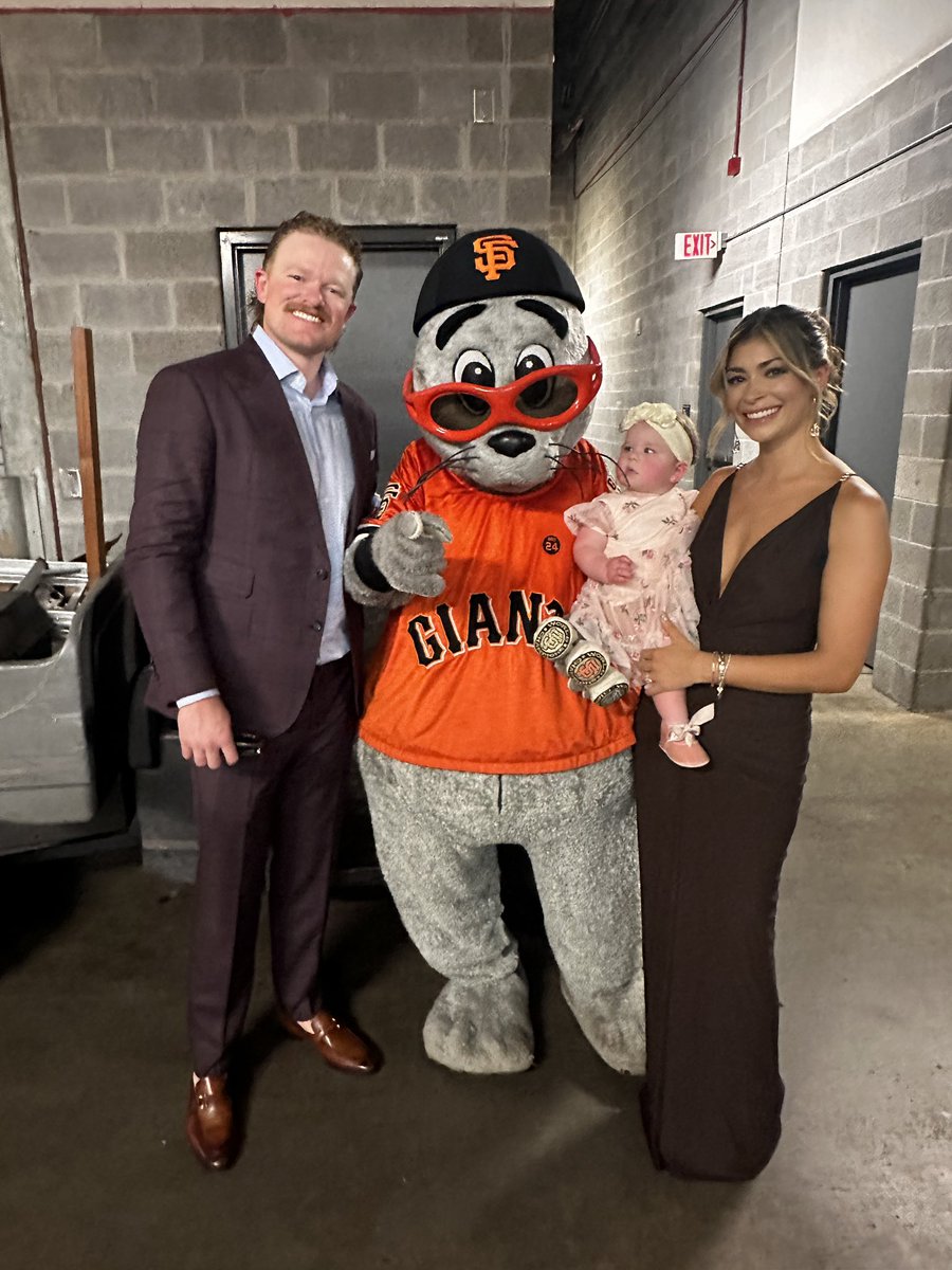 LouSeal01's tweet image. All Star Atlanta! #Squad #MLBRedCarpetShow #SFGiants
