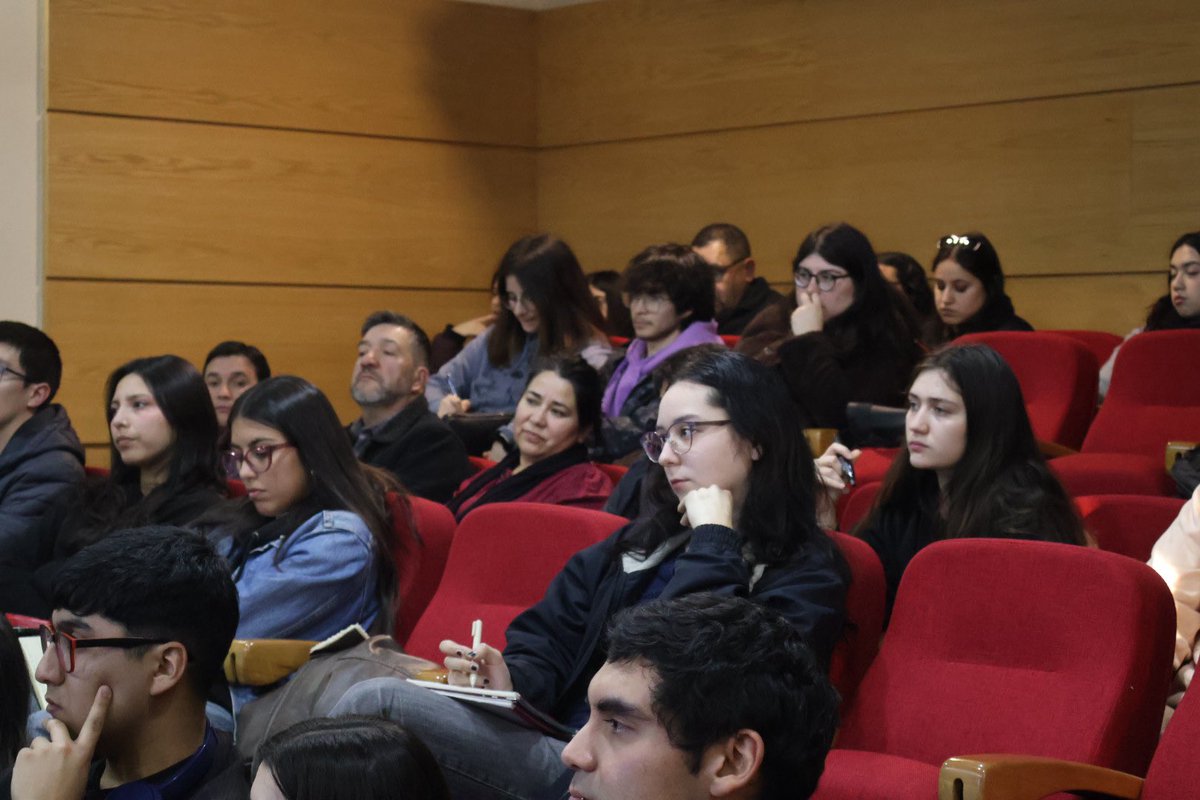 UdecBibliotecas's tweet image. #UdeCSustentable. 📸Una serie de recomendaciones para actuar ante fauna silvestre herida🐦🦔, entregó Daniela Salas de @sagchile, como parte del ciclo “Treiles: Laboratorios para la Coexistencia”.