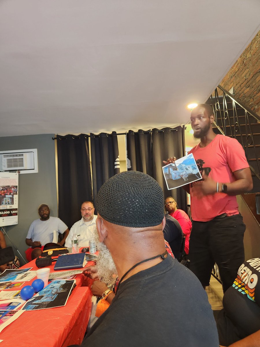 ppdmarcmetellus's tweet image. Thank you, Mr. Tyrique Glasgow of the Young Chances Foundation, for inviting PAL to participate in today’s community event alongside the grassroots organizations committed to helping the neighborhood heal from the recent incident at 1500 S. Etting Street.
South Philly Strong!