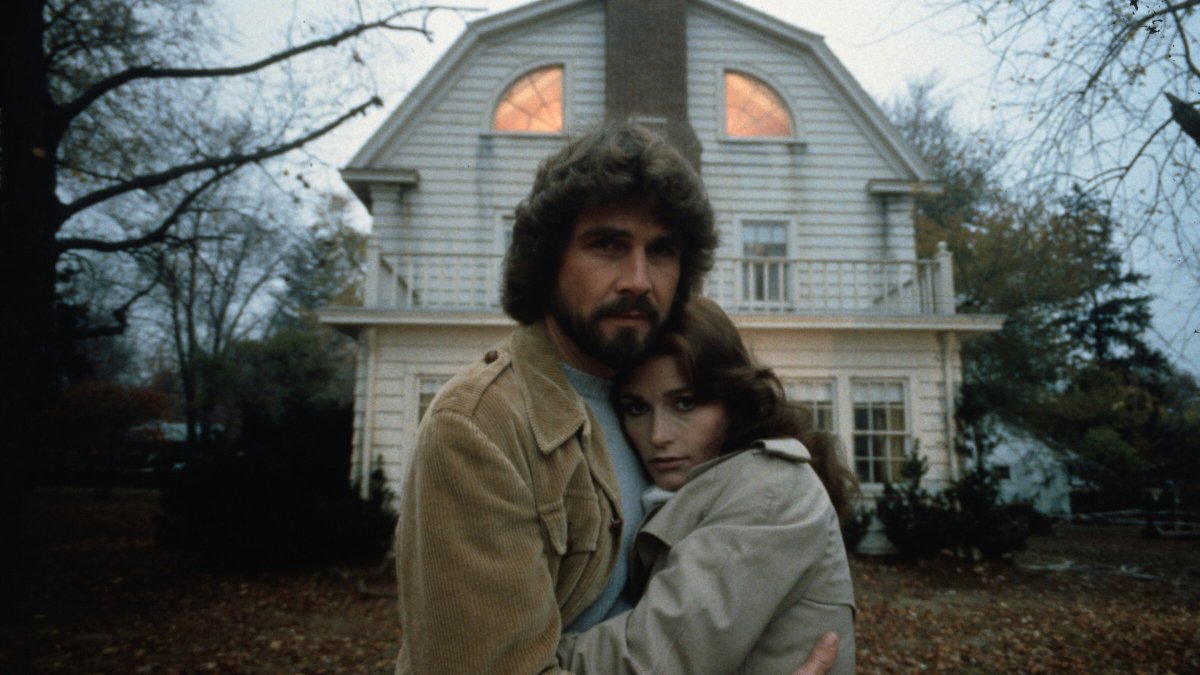 Joseph and Vanessa Winter are directing a new Amityville movie, backed by the teams behind Barbarian and M3GAN. It’s not tied to the old franchise and skips the usual DeFeo and Lutz story, which is a smart move. #Amityville #Horror