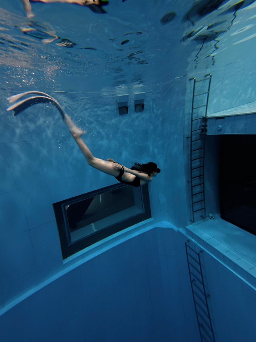 PrometheusKT's tweet image. swimming🏊