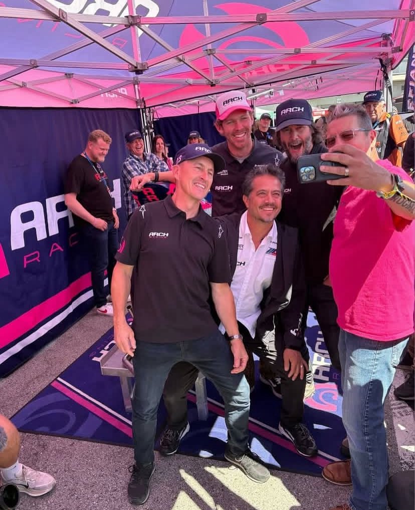 Keanu_Reeve_X's tweet image. "πποΈ BORN TO RIDE! ποΈπ The ARCH 2s-R has landed and Jeremy McWilliams is on board! π₯ Can't wait for the Super Hooligan round! πΈ Mora, thanks for the exclusive! ππ» Laguna Seca, get ready for some high-octane action! ποΈ" @spotnews @RaceOfChampions @Keanu_Reeve_X