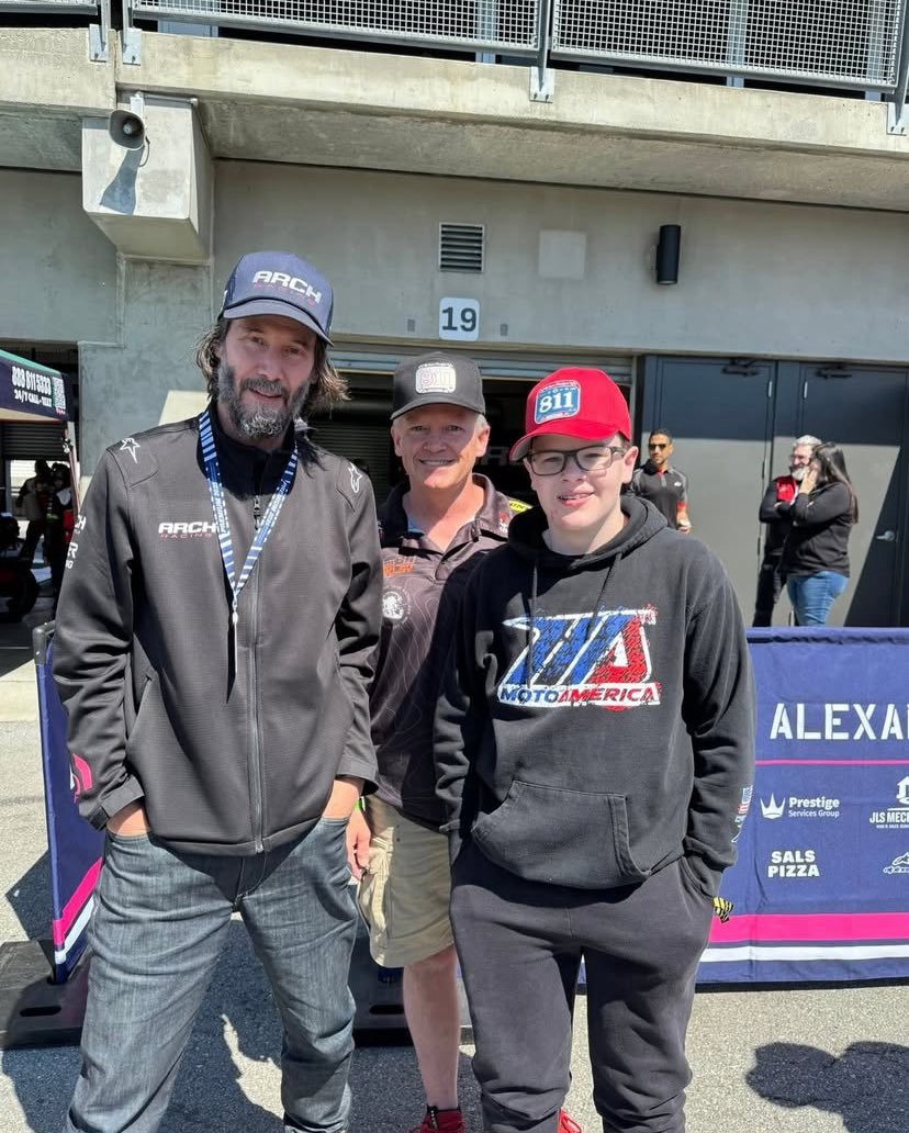 Keanu_Reeve_X's tweet image. "πποΈ BORN TO RIDE! ποΈπ The ARCH 2s-R has landed and Jeremy McWilliams is on board! π₯ Can't wait for the Super Hooligan round! πΈ Mora, thanks for the exclusive! ππ» Laguna Seca, get ready for some high-octane action! ποΈ" @spotnews @RaceOfChampions @Keanu_Reeve_X