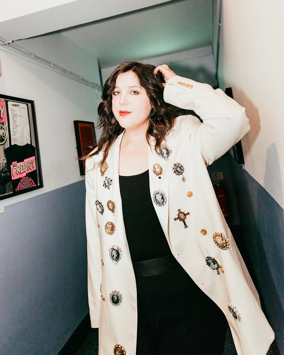 TeamLucyDacus's tweet image. Moments from the Europe & UK #ForeverIsAFeelingTour 🩵 See you back in Philly!
