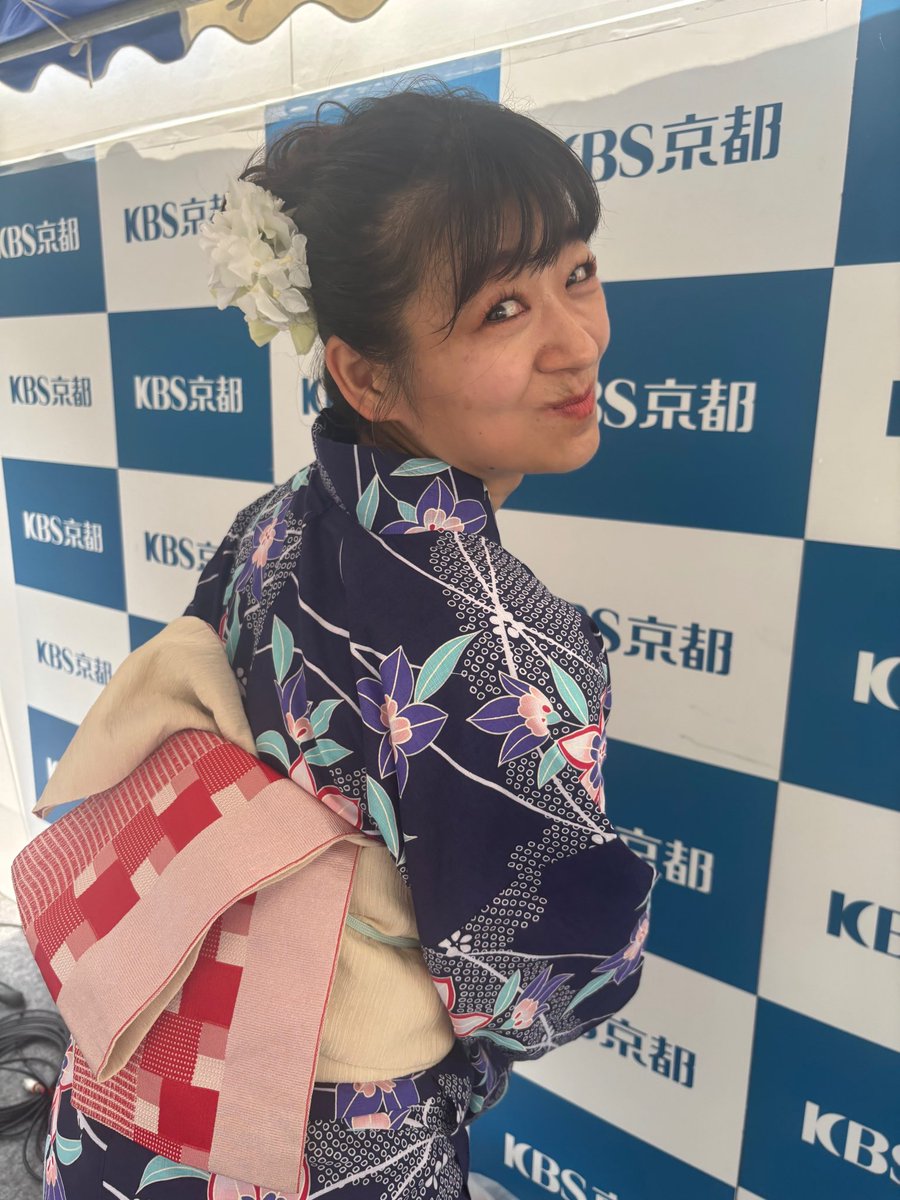 正解💚🩵

こっちがこの色でしたぁぁ🫡✨

このあと、14:00〜はKBS京都ラジオ「さらピン！キョウト」3時間の公開生放送です！
綾傘鉾前の会場でお待ちしています！！

ラジオを聞くのは
AM 1143KHz
FM 94.9MHz
ラジ子はこちら💁🏻‍♀️💁radiko.jp/share/?t=20250…

#サラピン