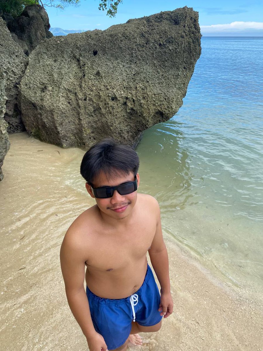 Ricci_1920's tweet photo. 🌊🌞 https://t.co/C2bgSzJypR
