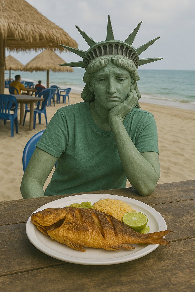 La Estatua de la Libertad, toda aburrida porque llegó a Cartagena y le cobraron $500.000 por una mojarra.
