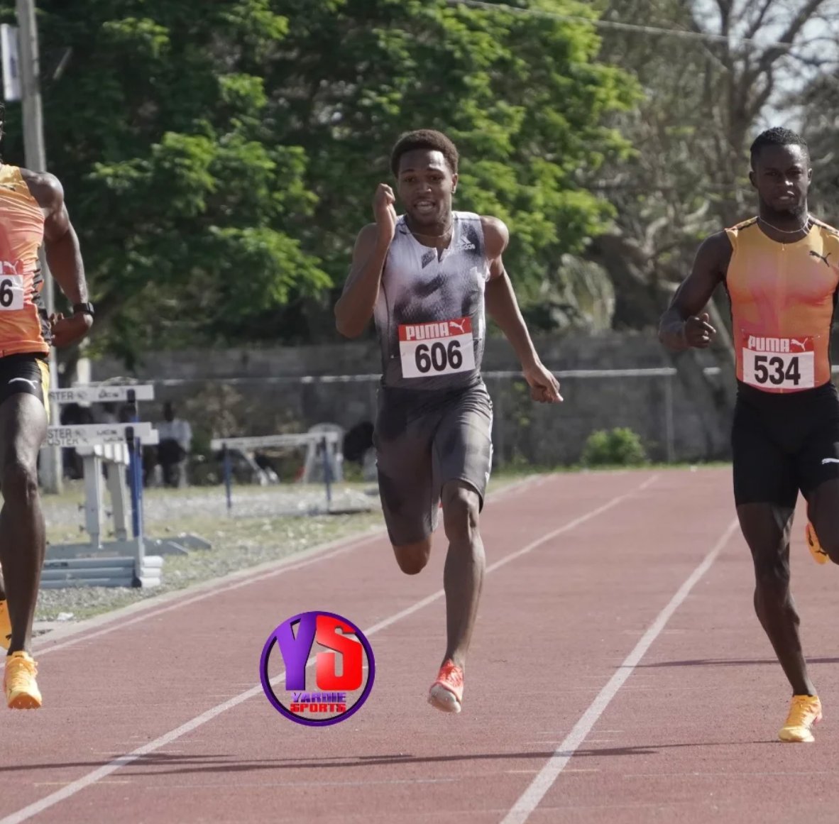 Jamaica’s Adrian Kerr shocked everybody when he dropped 20.09 in the 200m in Tennessee 🤯

Before that, he had only managed a 20.4 

After his 3rd-place finish in the event at the Jamaican trials and now hitting the qualifying standard, Kerr will be in Tokyo on the Global stage🇯🇲