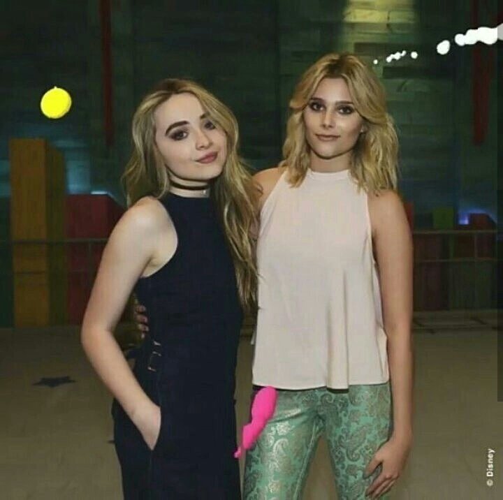 Sofisandez22's tweet photo. remember when valentina zenere and sabrina carpenter https://t.co/OkZviiiQBm
