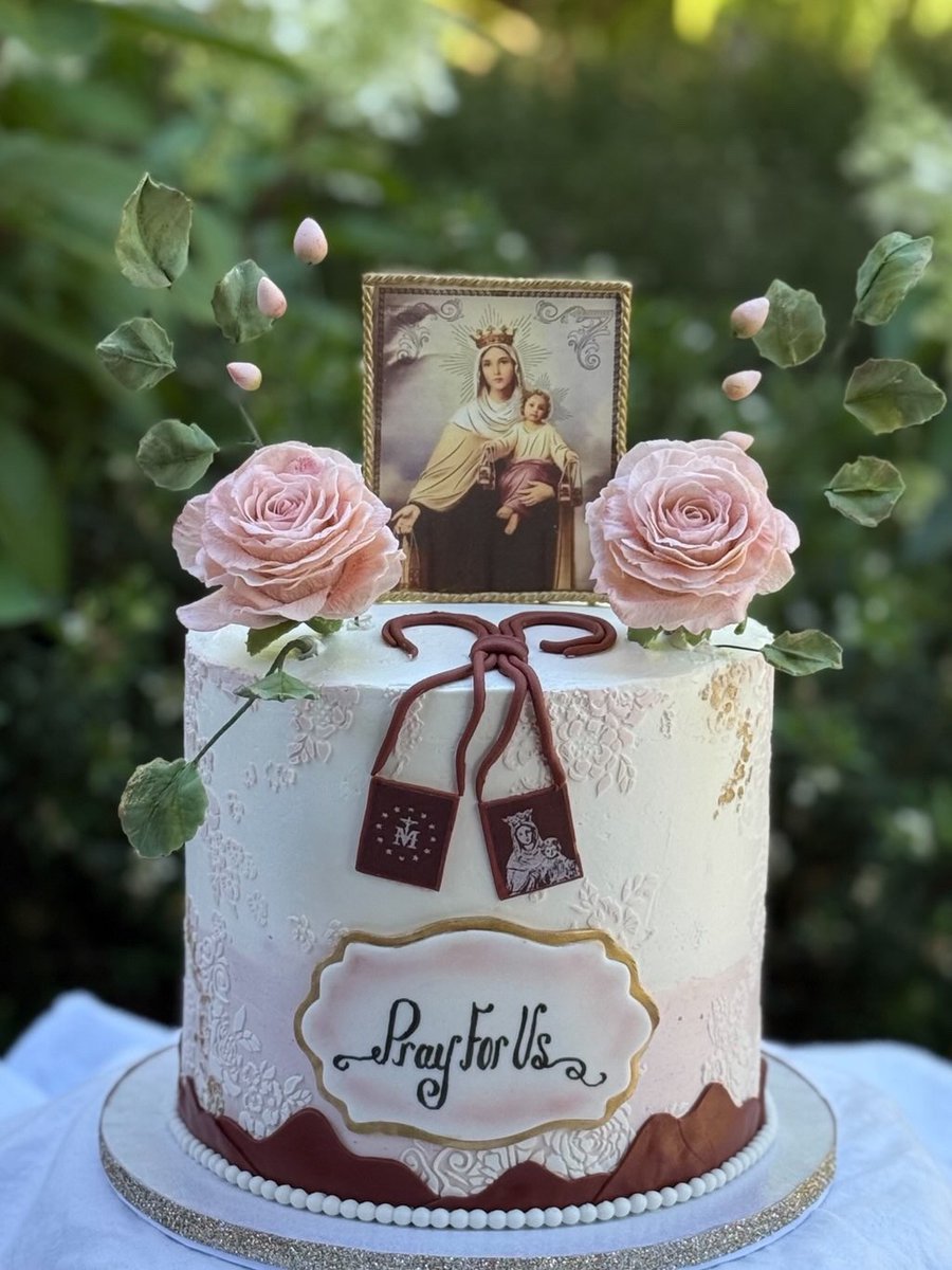 CatholicJoyful's tweet photo. In honor of the Feast of Our Lady of Mount Carmel, we are celebrating with cake! So grateful for this beautiful act of love and devotion. 🙏🌹 #OurLadyOfMountCarmel #FeastDay https://t.co/5hWBlg8qwK