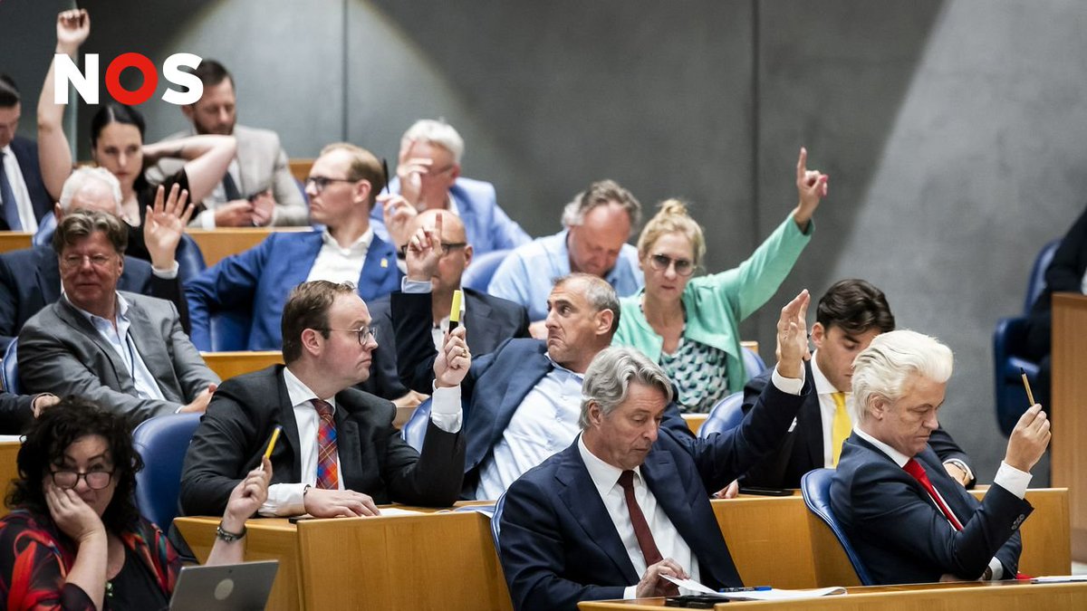 NOS Radio 1 Journaal (@nosradio1) on Twitter photo Goedemorgen,
In de Tweede Kamer is de PVV met afstand de grootste partij, maar in de dagelijkse Kamerwerkzaamheden was dat het afgelopen parlementaire jaar niet te merken.
Met politiek verslaggever <a href="/WilcoBoom/">wilc⭕️ boom</a>.
💬NPO Luister-app r1jn@nos.nl
📻nporadio1.nl/live Goedemorgen,
In de Tweede Kamer is de PVV met afstand de grootste partij, maar in de dagelijkse Kamerwerkzaamheden was dat het afgelopen parlementaire jaar niet te merken.
Met politiek verslaggever <a href="/WilcoBoom/">wilc⭕️ boom</a>.
💬NPO Luister-app r1jn@nos.nl
📻nporadio1.nl/live