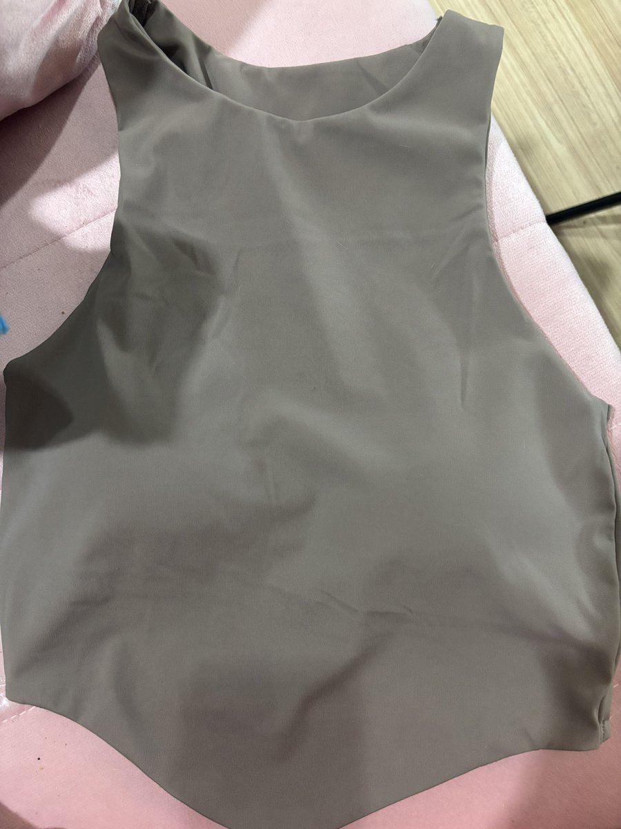 มี DM มาถามหลายคนมากๆว่า ช่วยแนะนำsport braออกกำลังกายหน่อยได้มั้ย นี่ก็รับปากไปเรื่อย
จนวันนี้นึกขึ้นมาได้ มาแนะนำ3รุ่น
ขอที่รุ่นนี้ขายดีเป็นอันดับ 1 ในหมวดหมู่บราออกกำลังมีฟองน้ำในตัว ชอบตรงปลายเสื้อโค้งมน กระชับสุดๆ ใส่เที่ยวได้
🔰พิกัด s.shopee.co.th/6fWL6LlJJm