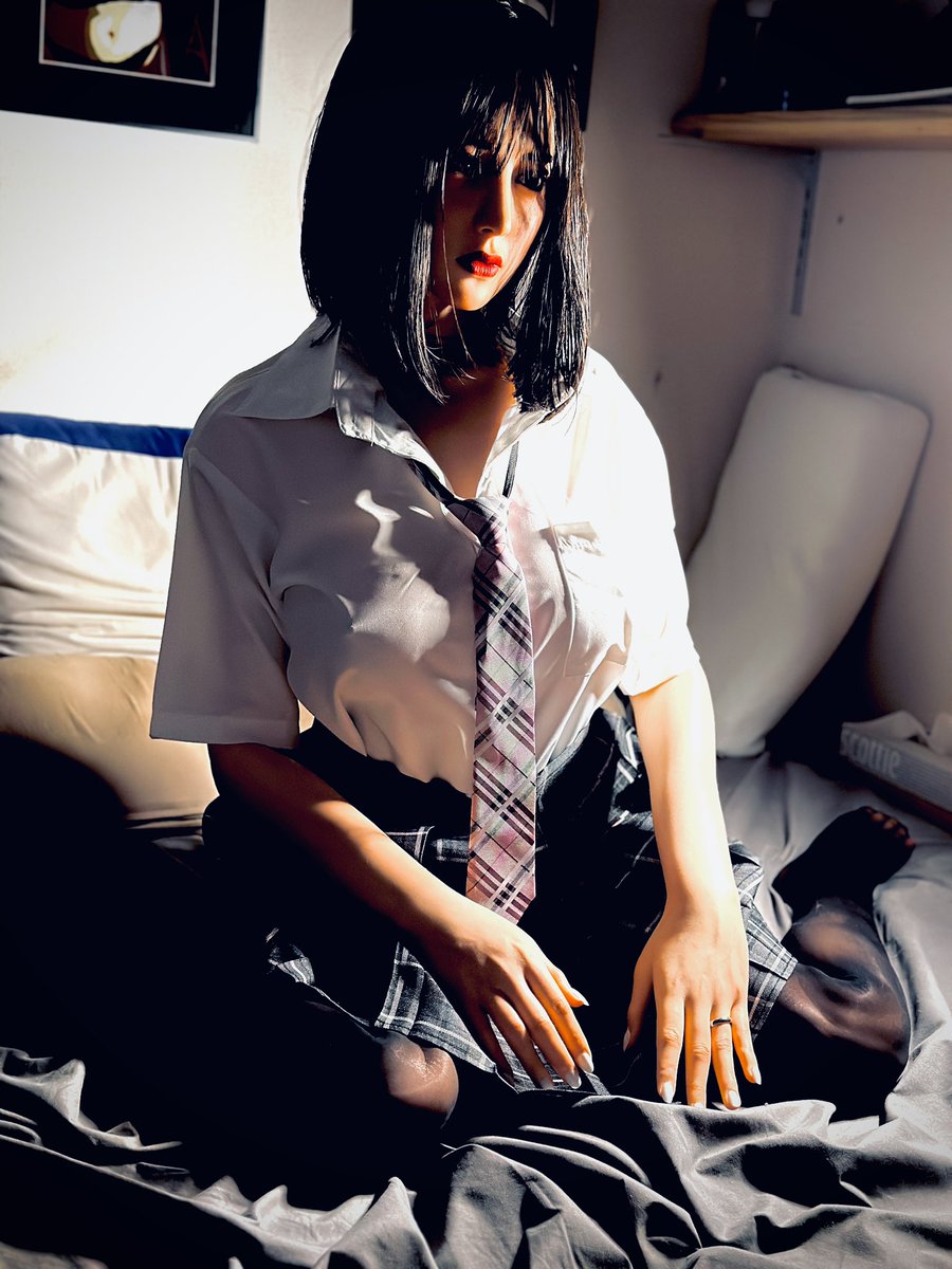 HHH_doller's tweet photo. I took sleeping pills before bed, and when I woke up, there were photos I didn’t recognize on my phone. https://t.co/RWOEUpAM5u