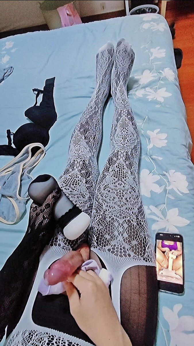 Yithuthu's tweet photo. 子弹时间～
这部自慰喷精视频在剪了 应该周末能发，等不急的老涩批可以点赞评论转发 私发你原视频～ https://t.co/7TVlQLdsg3
