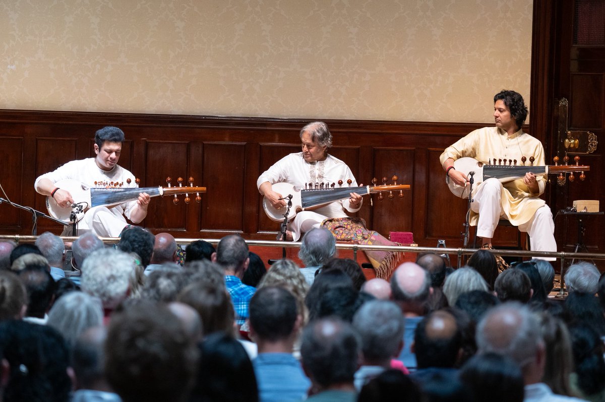 AAKSarod's tweet image. Morning Ragas at Wigmore Hall 📷 Mark Allan @wigmore_hall @MarkAllanPhotos