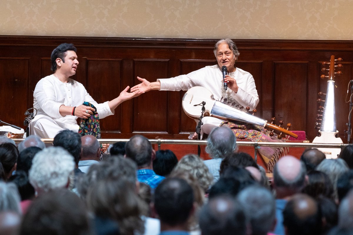 AAKSarod's tweet image. Morning Ragas at Wigmore Hall 📷 Mark Allan @wigmore_hall @MarkAllanPhotos