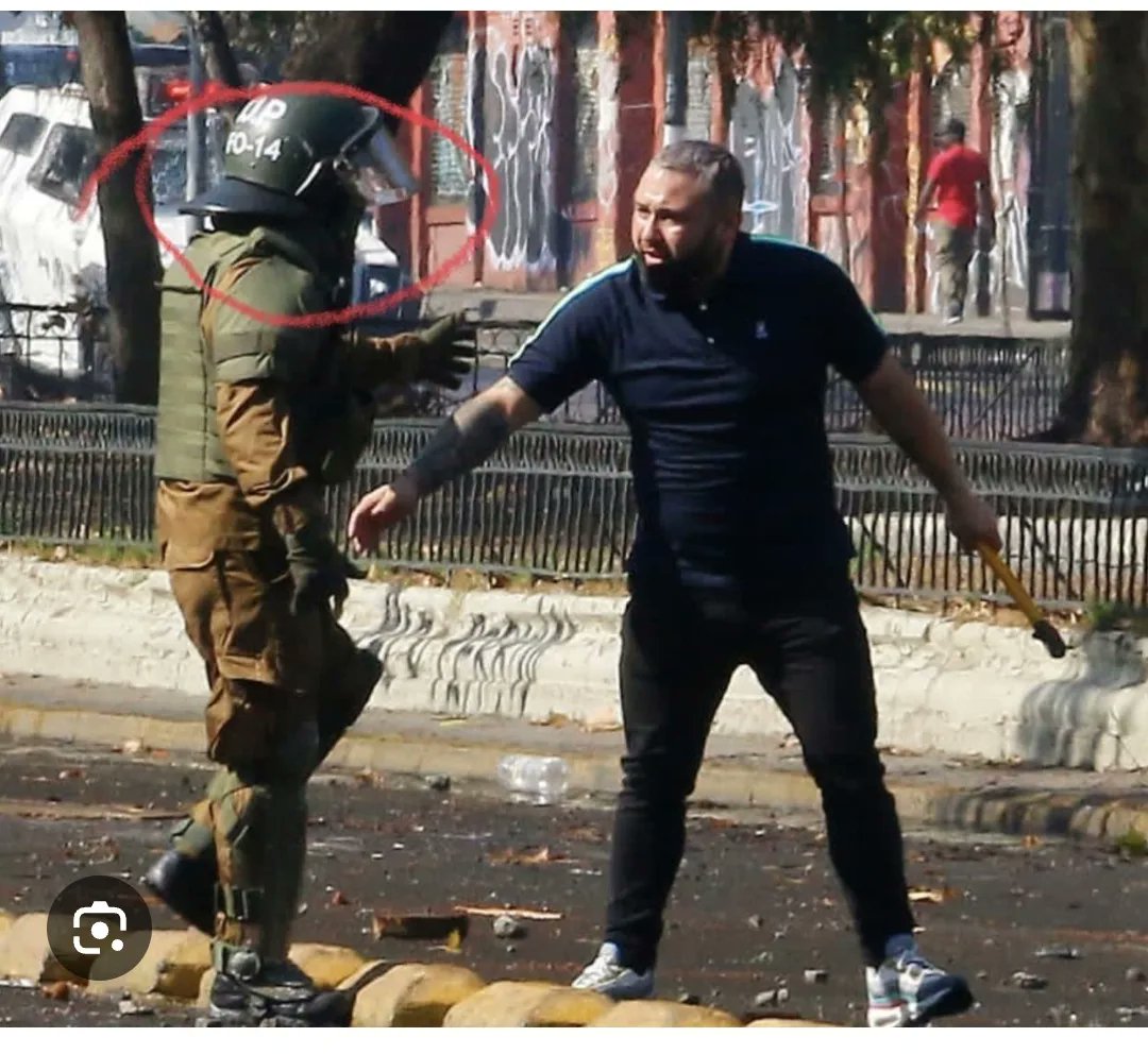 Ingrelena77's tweet photo. El sicario del empresario es d los mismos q asesinó a Francisca Sandoval y escapó con total impunidad con el auspicio del @PJudicialChile
Qué pasó con la investigación de la banda de pacos Los Pulpos 🐙 https://t.co/7r9bZbhaZ9