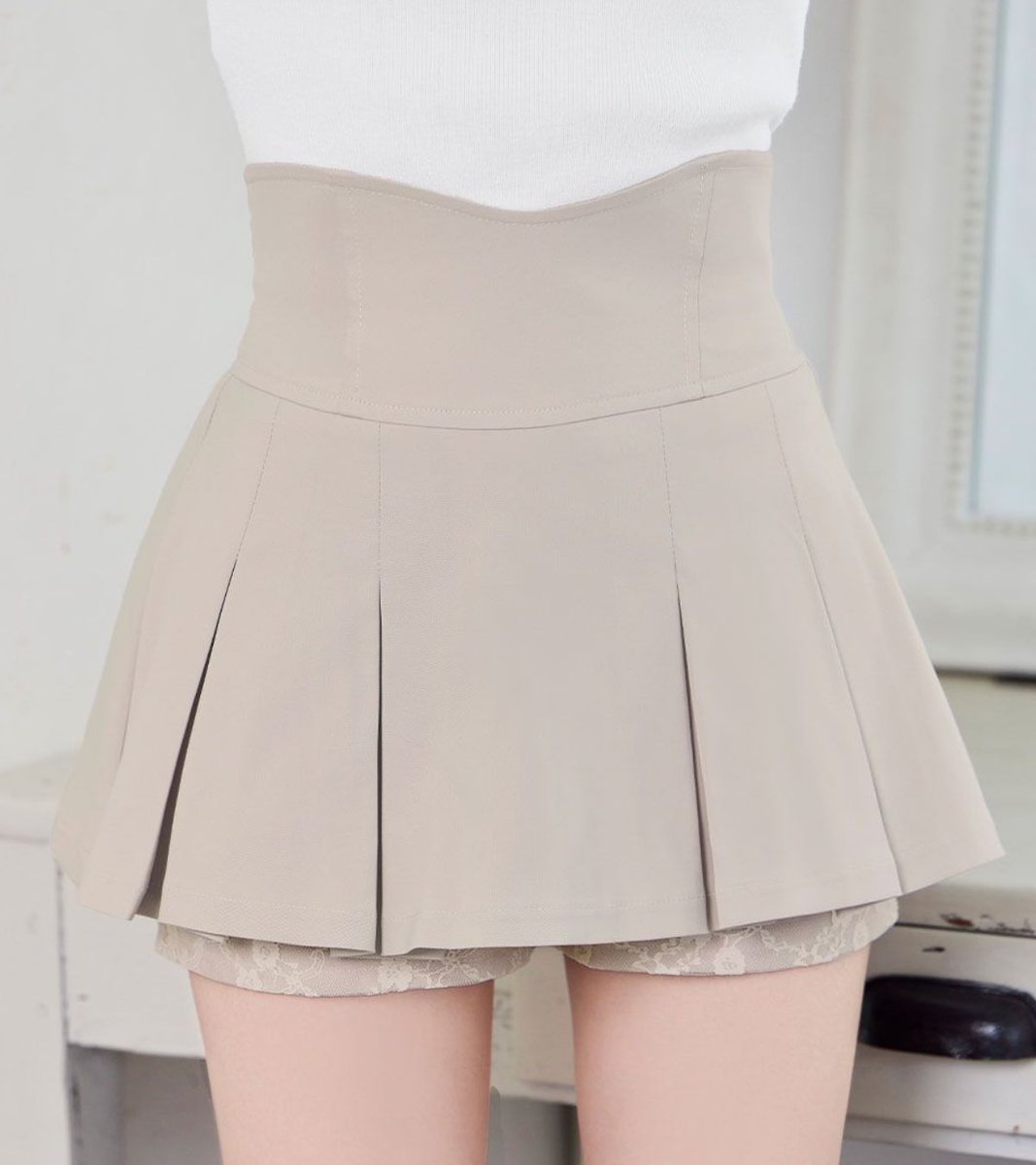 美脚プリーツスカパン ミシェルマカロン 𝐍𝐄𝐖 𝐀𝐑𝐑𝐈𝐕𝐀𝐋 】 レースのすそ見えがかわいいスカパンが新