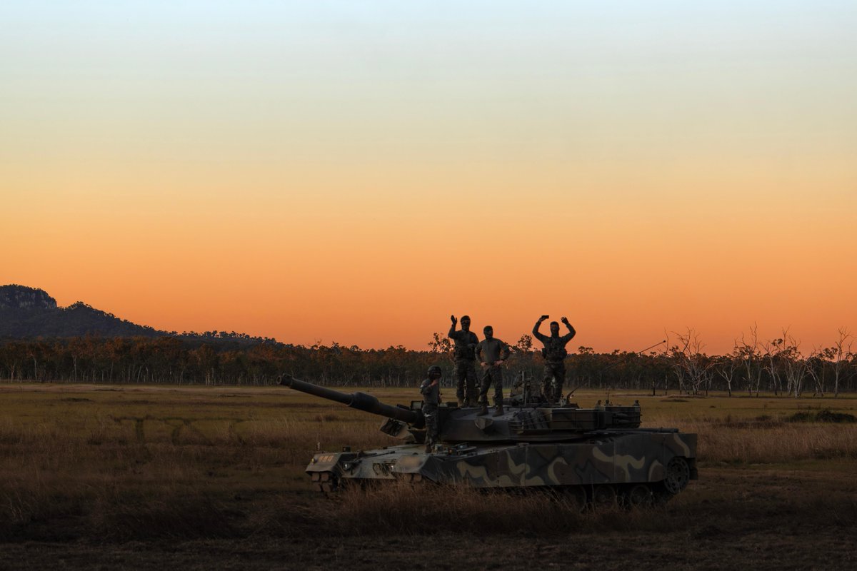 AustralianArmy's tweet image. Light it up, light it up, light it up! ๐ฅ
#AusArmy soldiers from 54 Battery, 14 Regt, RAA, light it up with Japanese Ground Self Defence Force & Republic of Korea Marine Corps in the first live fire of @talismansabre
๐ธ LSIS Susan Mossop