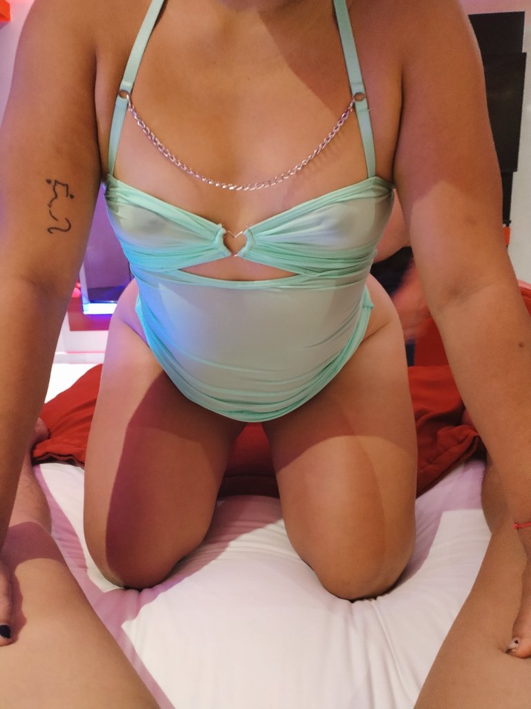 Parejitas aun nos quedan lugares para los partidos de fútbol 
-Que sean PAREJA SW (EL  juega) 
-Poder asistír a los
 partidos
-Diversión garantizada
- Fiestas del equipo
-Reuniones
-Tercer tiempo 🤤
- Sexy porra 😈 😏
Inf md o al 9994768201
