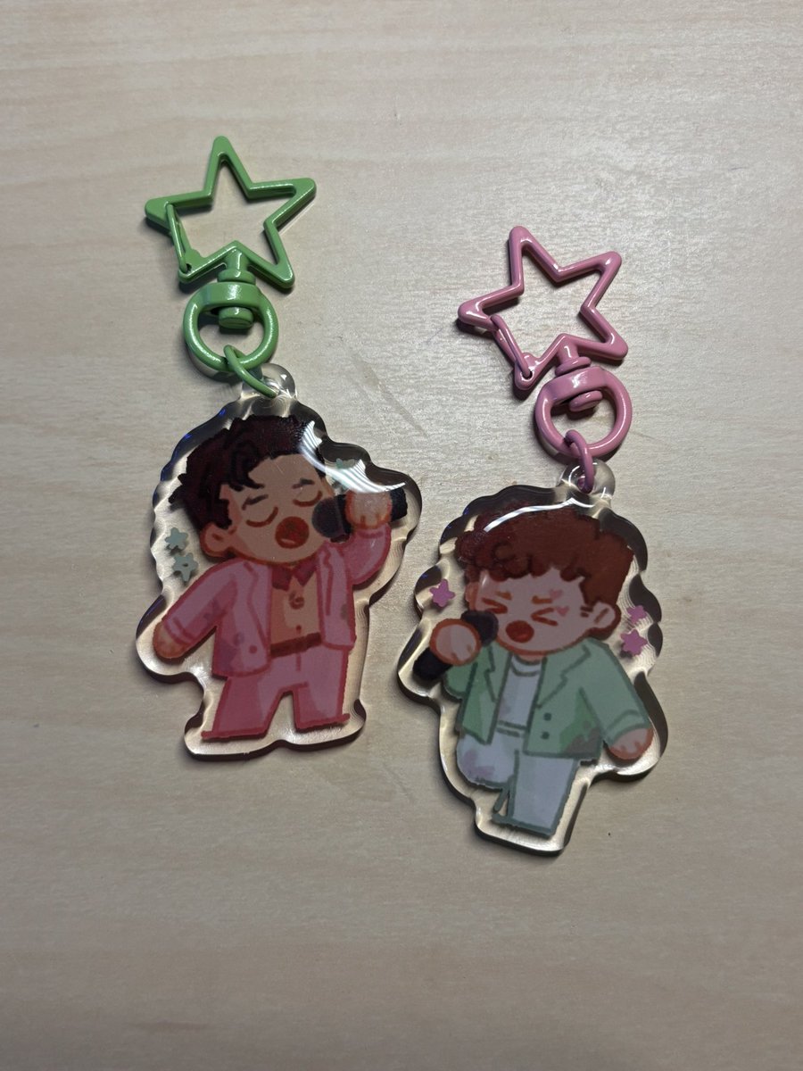 viennabug's tweet image. thank you @confused_kermi !! tiny buck and eddie will live on my bag now :D